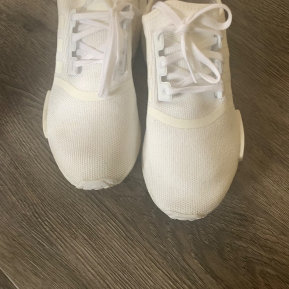 Used clothes and sneakers - Picture 13 of 15